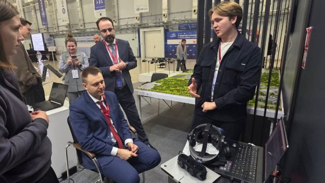 Тренажер ReviHand продемонстрирован на V Конгрессе молодых ученых в Сочи