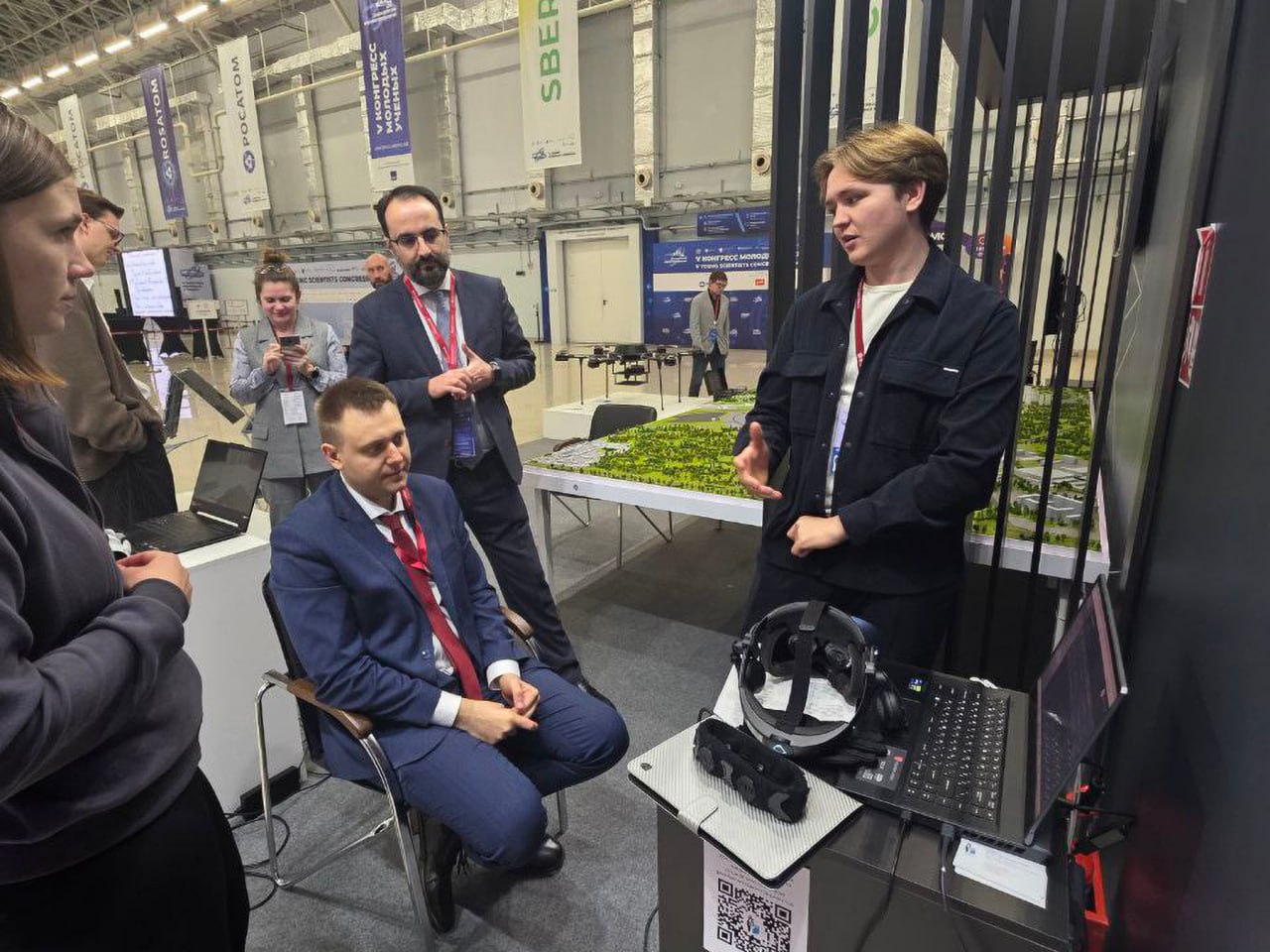Тренажер ReviHand продемонстрирован на V Конгрессе молодых ученых в Сочи