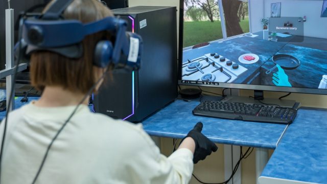 Тренажер ReviHand («Ревихэнд») позволит восстанавливать утраченные навыки повседневной жизни