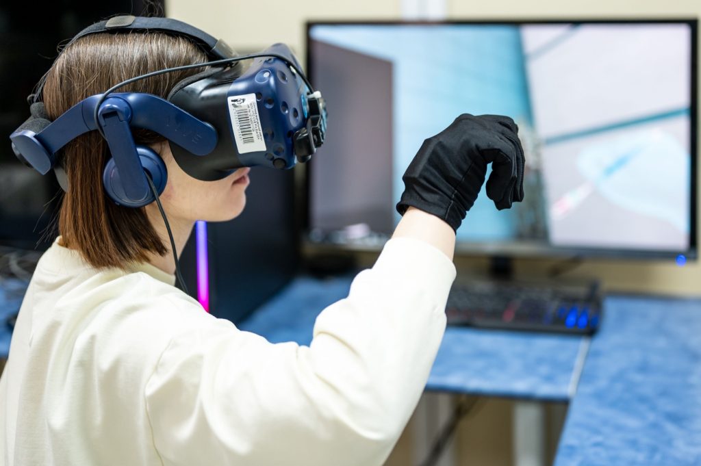 Тренажер ReviHand («Ревихэнд») позволит восстанавливать утраченные навыки повседневной жизни